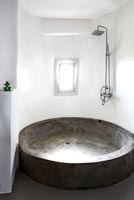 Concrete bath