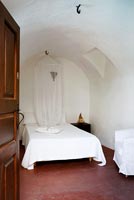 Cycladic white bedroom 