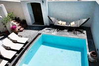 Villa with swimming pool

