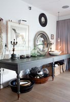 Black side table with ornaments