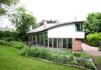 Contemporary detached house and garden