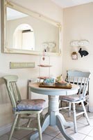 Country style dining furniture