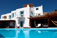 Luxury villa and swimming pool 
