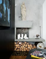 Minimal fireplace