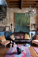 Living room with vintage furniture 
