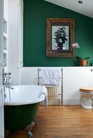 Green bathroom 
