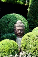Buddha sculpture 