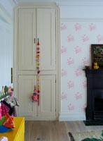 Fitted cupboard in girls bedroom