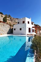 Greek villa and luxury swimming pool 