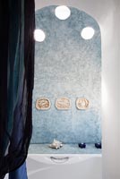 Cycladic bathroom wall