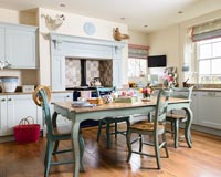 Country style kitchen diner
