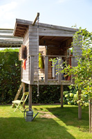 Raised summerhouse in back garden