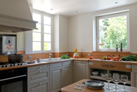 Country style kitchen units