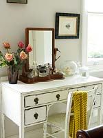 Accessories on dressing table