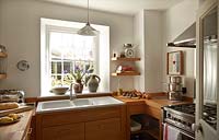 Compact wooden kitchen
