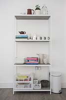 Freestanding kitchen shelves