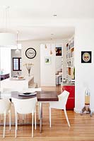 Open plan kitchen and dining room
