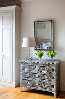 Patterned chest of drawers