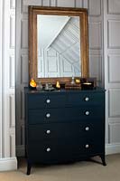 Black chest of drawers
