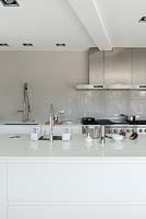 White kitchen counter