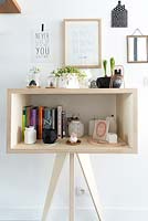 Detaill of side table