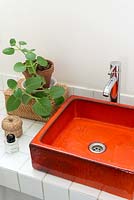 Red sink