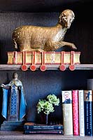 Ornaments on bookcase 