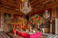 Christmas decorations in the hercules antechamber, Vaux le Vicomte