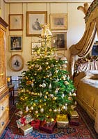 Lady Georgianas bedroom decorated for christmas, Castle Howard