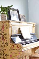 Patterned piano