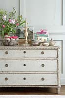 Vintage chest of drawers