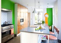 Colourful kitchen with breakfast bar