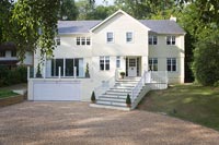 New England style house