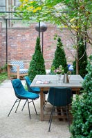 Outdoor dining space