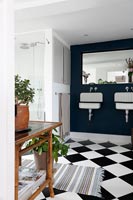 Feature wall with double sinks in classic bathroom 