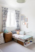 Daybed in childrens room 