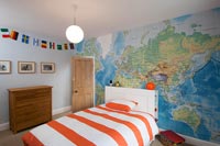 World map wallaper in childrens bedroom