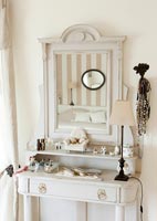 Dressing table with mirror 