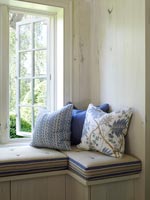 Window seat with cushions
