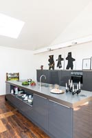 Dark grey contemporary kitchen 