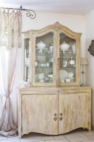 Country style dresser 