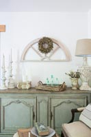 Country style dresser 
