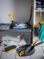 Cleaning equipment 