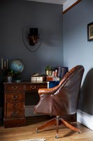 Classic desk and leather chair 