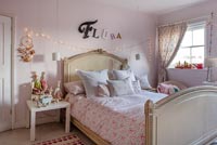 Pink childrens bedroom 