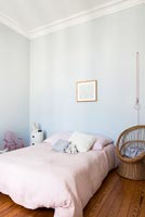 Blue and pink childrens bedroom 
