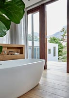 Bathroom with view of mountains
