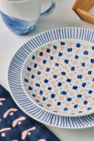 Patterned plate