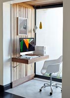 Fold out desk in modern small study 