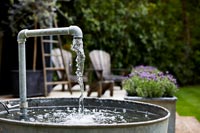 Country style water fountain 